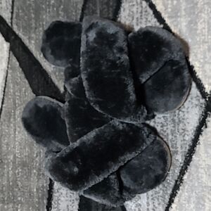 Crazy Lady Faux Fur Cross-Band Open-toe  Memory Foam Sandals